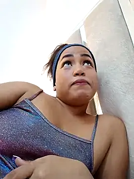 NahomiWalker  online show from November 12, 6:30 pm