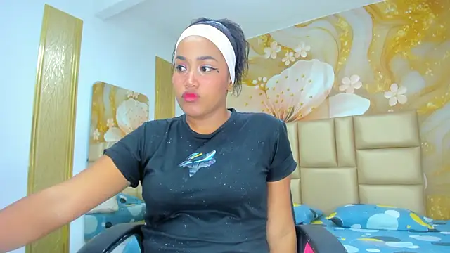 NahomiWalker  online show from February 18, 7:21 pm