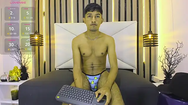 Snapshot of Natzuki_1 chatting on February 9, 11:47 am Natzuki 1 online show from February 9, 11:47 am