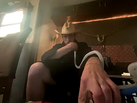 Snapshot of juancarloshunnit chatting on November 15, 2:02 pm juancarloshunnit online show from November 15, 2:02 pm