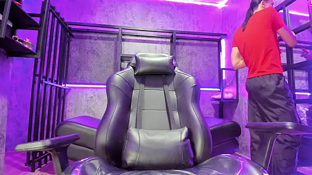 Snapshot of ArohomLester chatting on January 16, 11:25 am ArohomLester online show from January 16, 11:25 am