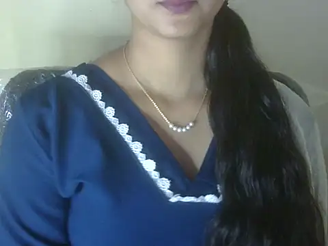 Snapshot of shimz_ chatting on December 5, 6:00 am shimz online show from December 5, 6:00 am