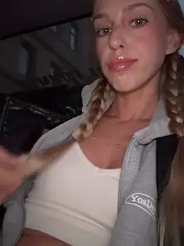 kira mia online show from March 12, 4:02 pm