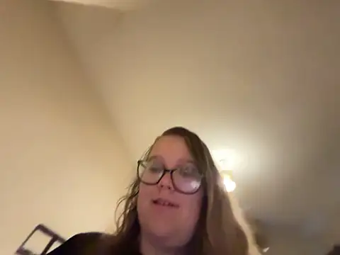 Snapshot of Scarletcum22 chatting on November 3, 7:53 am Scarletcum22 online show from November 3, 7:53 am