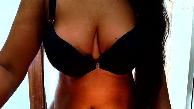 CindiBibi online show from April 8, 5:51 am