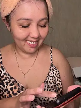 Snapshot of Love__Mom chatting on October 21, 7:14 pm Love Mom online show from October 21, 7:14 pm