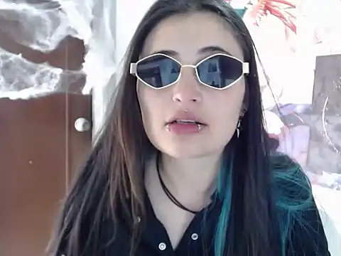 Snapshot of KittenMiss_ chatting on October 19, 7:47 pm KittenMiss online show from October 19, 7:47 pm