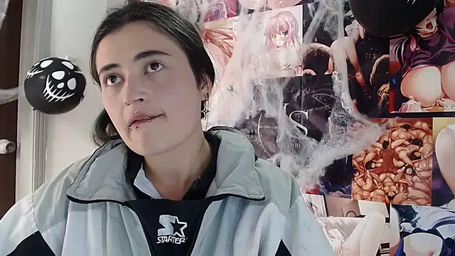 Snapshot of KittenMiss_ chatting on November 2, 7:27 pm KittenMiss online show from November 2, 7:27 pm