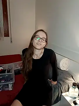 Snapshot of Cassy-Bloom chatting on December 2, 1:05 pm Cassy-Bloom online show from December 2, 1:05 pm