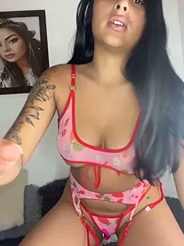 morenaQueen  online show from November 14, 8:29 pm