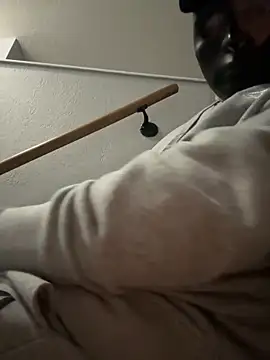 Snapshot of Kneetoe2025 chatting on November 21, 8:46 am Kneetoe2025 online show from November 21, 8:46 am