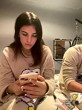 Brunnettebabe007 online show from November 8, 4:23 am