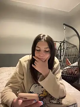 Brunnettebabe007 online show from November 27, 11:51 pm