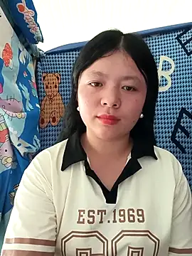 lisa-bae00 online show from April 13, 2:28 am