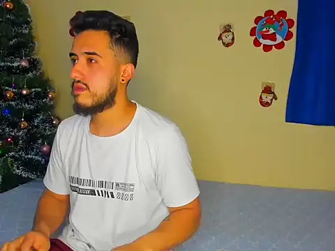 Snapshot of astredad2025 chatting on December 19, 10:28 pm astredad2025 online show from December 19, 10:28 pm