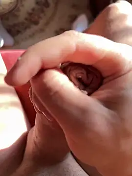 iCum uCum online show from April 9, 6:13 am