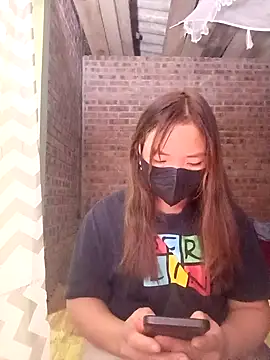 Snapshot of sowbibi chatting on February 24, 12:58 pm sowbibi online show from February 24, 12:58 pm