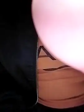 Snapshot of Minmin688 chatting on October 31, 10:27 am Minmin688 online show from October 31, 10:27 am