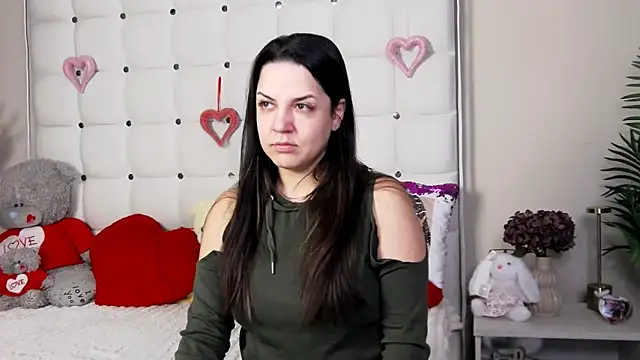 Snapshot of AlsouKass chatting on February 17, 6:32 am AlsouKass online show from February 17, 6:32 am