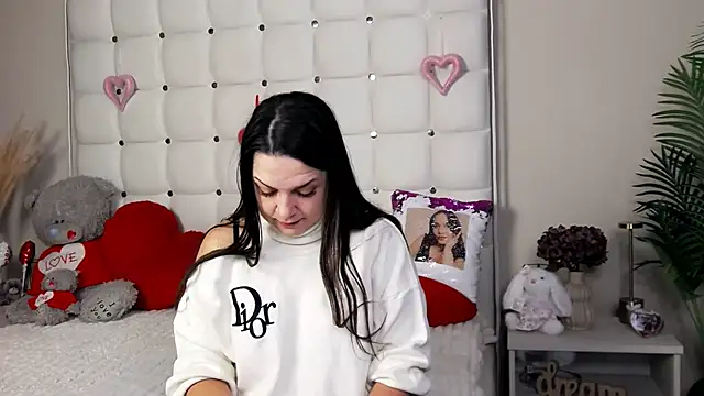 Snapshot of AlsouKass chatting on February 18, 6:53 am AlsouKass online show from February 18, 6:53 am