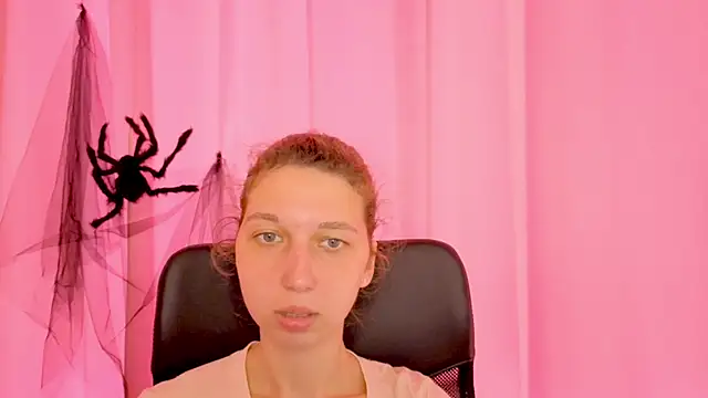 CuteEllii online show from November 17, 11:05 am