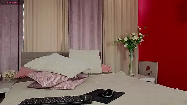 AlexColee online show from November 16, 2:33 pm