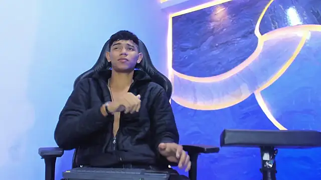 Snapshot of Sex_Boy_33_ chatting on November 26, 6:03 am Sex Boy 33 online show from November 26, 6:03 am