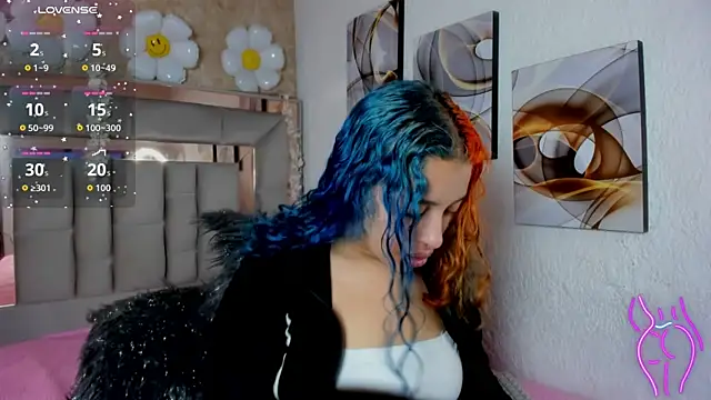 Cristall ravven online show from November 7, 3:01 pm