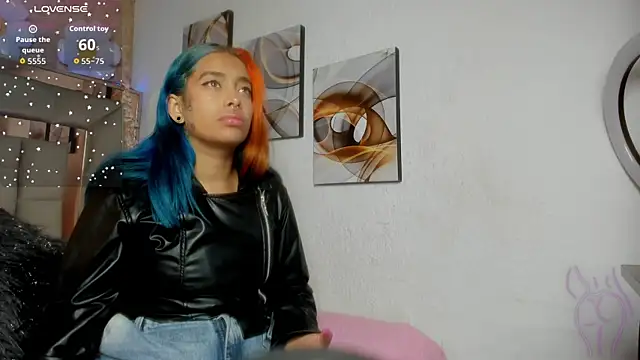 Cristall ravven online show from November 10, 1:32 pm