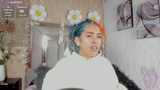 Cristall ravven online show from December 16, 2:44 pm