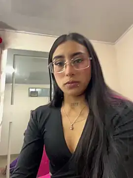 Violeet-Smith online show from October 22, 8:41 pm