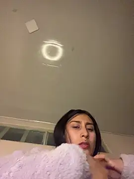 Violeet-Smith online show from November 26, 7:09 am