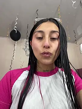 Violeet-Smith online show from January 8, 7:05 pm