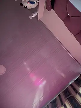 Violeet-Smith online show from March 14, 1:49 pm