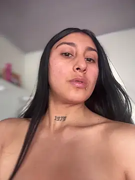 Violeet-Smith online show from March 31, 3:34 pm