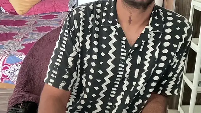 MakeMeAwareAah online show from October 26, 4:40 am