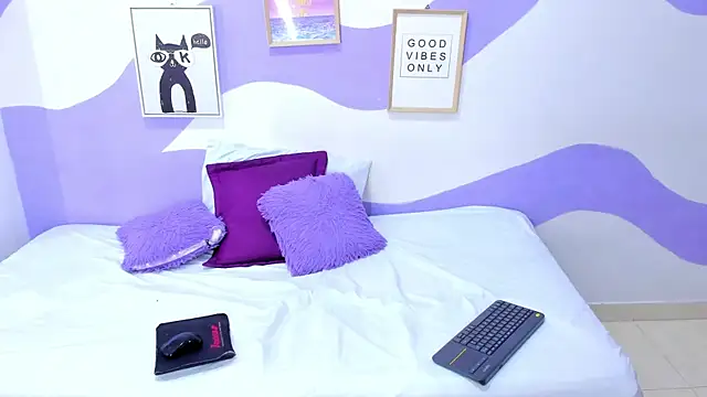 VIOLETA-28 online show from November 15, 11:18 am