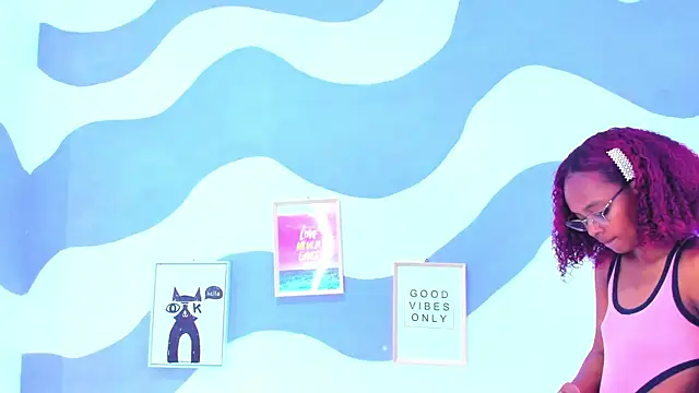 VIOLETA-28 online show from December 18, 1:28 pm