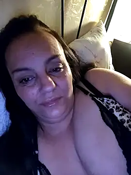Snapshot of karina_katy chatting on October 22, 5:08 am karina katy online show from October 22, 5:08 am