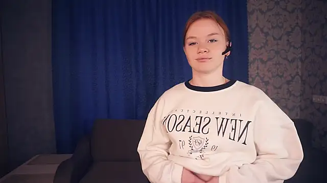 KarlynGow online show from November 26, 6:47 am