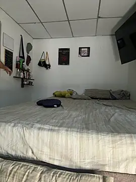 Abby Evanns1 online show from April 12, 2:00 pm