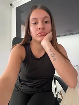 Snapshot of Talia_Bonet chatting on May 13, 4:37 pm Talia Bonet online show from May 13, 4:37 pm