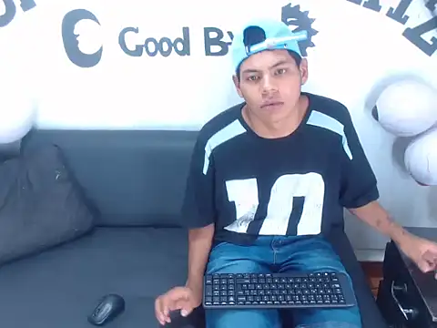 Snapshot of Yordi_Alpha chatting on October 28, 12:25 am Yordi Alpha online show from October 28, 12:25 am