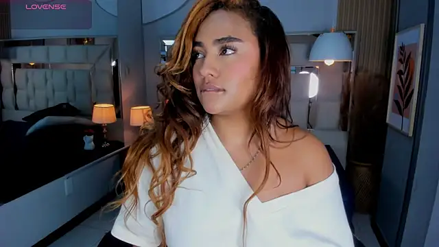 AnguelJones online show from October 30, 7:10 am