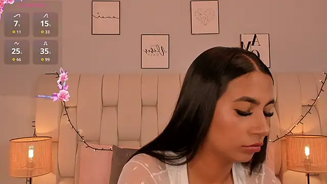 ameliebelle  online show from November 21, 12:37 pm