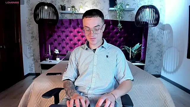 Lil James online show from November 22, 6:07 pm