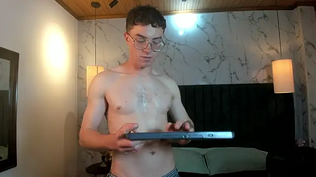 Lil James online show from May 4, 8:05 pm