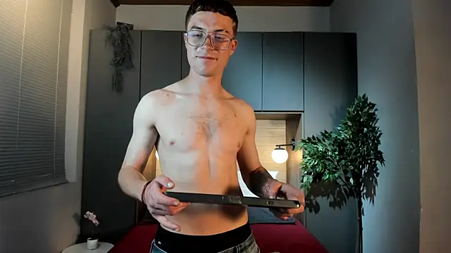 Lil James online show from May 28, 8:50 pm