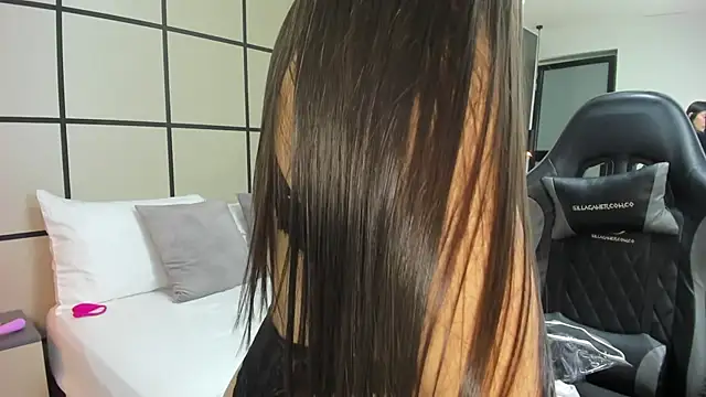 mia collins96 online show from October 28, 2:37 am