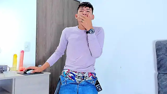 Nicolas Torres  online show from November 10, 7:40 am